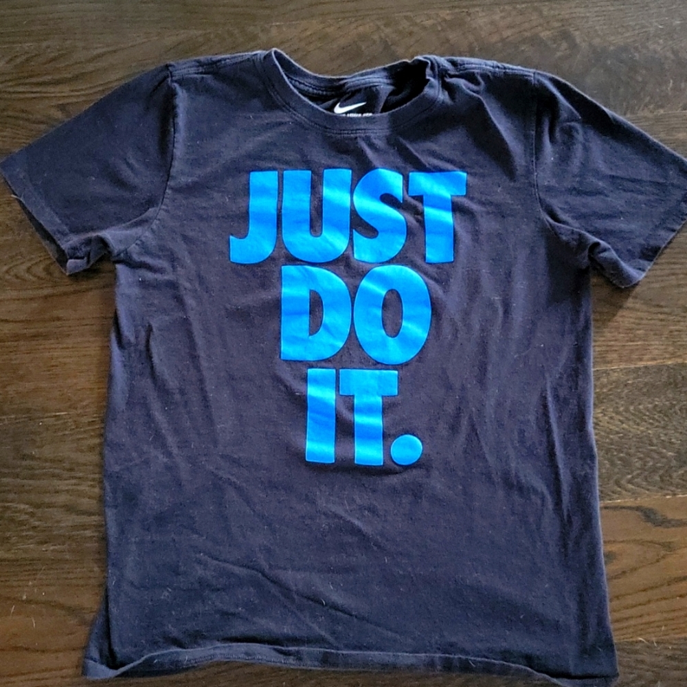 Women's Adult Small Nike t shirt